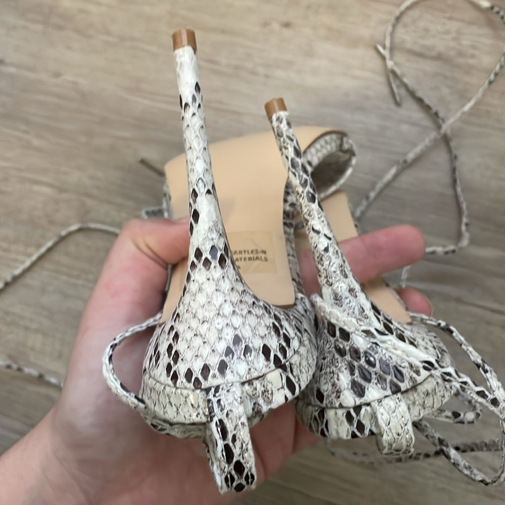 Fashion nova white croc‎ lace up heels size 7.5 - Picture 4 of 4